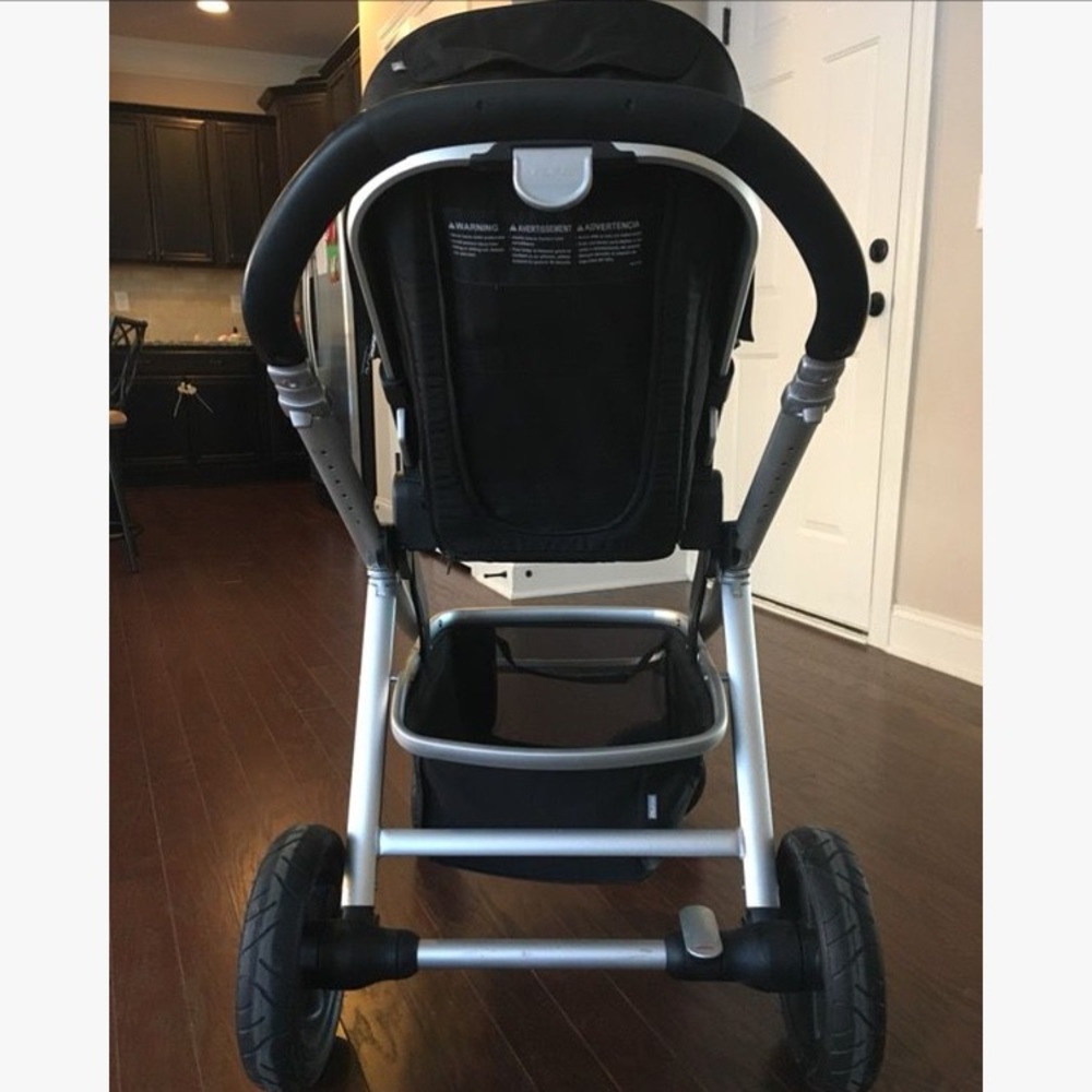 *SOLD* nuna ivvi stroller & bassinet - caviar - Picture 2 of 8